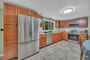 Homes for sale in Woodbridge, CT | 827 Fountain St, Woodbridge, CT 06525 | MLS# 24127678