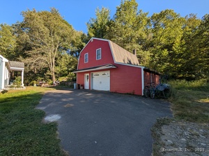 Homes for sale in Middlebury, CT | 541 Benson Rd, Middlebury, CT 06762 | MLS# 24128030