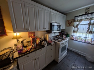 Homes for sale in Middlebury, CT | 541 Benson Rd, Middlebury, CT 06762 | MLS# 24128030