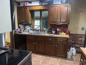 Homes for sale in Waterbury, CT | 69 Tree Hill Rd, Waterbury, CT 06708 | MLS# 24128103