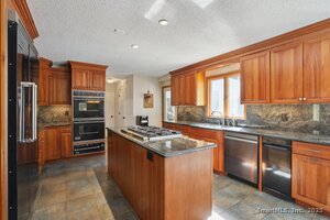 Homes for sale in New Fairfield, CT | 6 Pinewood Dr, New Fairfield, CT 06812 | MLS# 24127638