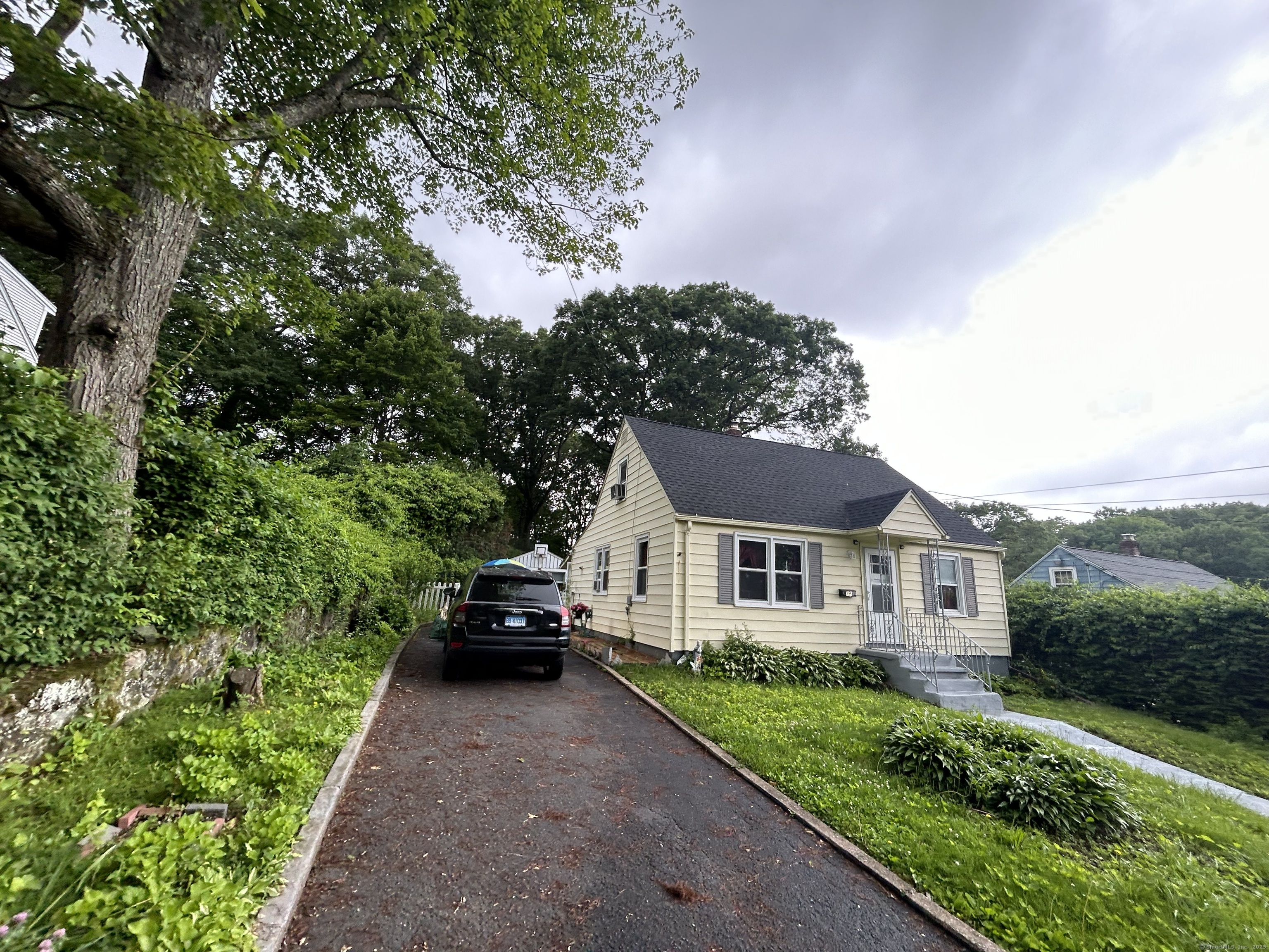 Homes for sale in Waterbury, CT | 26 Highview St, Waterbury, CT 06708 | MLS# 24109979