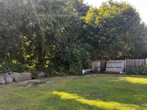 Homes for sale in New London, CT | 30 Margaret St, New London, CT 06320 | MLS# 24128567