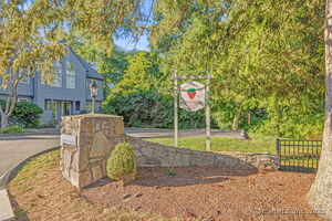 81 Wolfpit Avenue, Unit APT C6