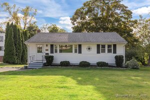 Homes for sale in Milford, CT | 565 Pond Point Ave, Milford, CT 06460 | MLS# 24128571