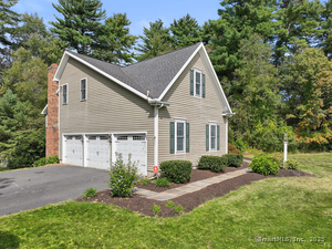 Homes for sale in Simsbury, CT | 247 Old Farms Rd, Simsbury, CT 06070 | MLS# 24127298