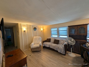 Homes for sale in Shelton, CT | 14 Horseshoe Dr, Shelton, CT 06484 | MLS# 24128712