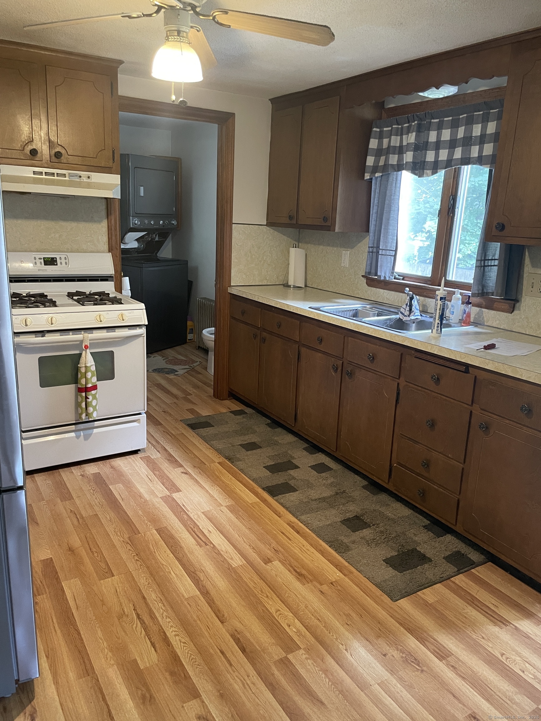 60 Academy, Bristol, 06010, 2 Bedrooms Bedrooms, 0 ,2 BathroomsBathrooms,Residential Rental,For Sale,Academy,0,24128779