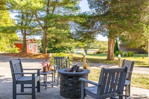 Homes for sale in Old Lyme, CT | 12 Littlefield Dr, Old Lyme, CT 06371 | MLS# 24127648