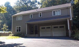 Homes for sale in Middlebury, CT | 80 Pine Hollow Dr, Middlebury, CT 06762 | MLS# 24127773