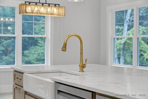 Homes for sale in Glastonbury, CT | 241 Old Farms Rd, Glastonbury, CT 06073 | MLS# 24129237