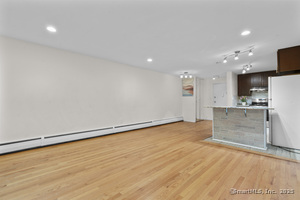 Homes for sale in West Hartford, CT | 102 Oakwood Ave #APT B5, West Hartford, CT 06119 | MLS# 24129057