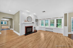 Homes for sale in Simsbury, CT | 1 Alcima Dr, Simsbury, CT 06070 | MLS# 24129099