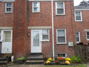 Homes for sale in Naugatuck, CT | 18 Bridge St #APT 1O, Naugatuck, CT 06770 | MLS# 24129349