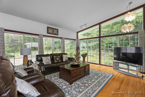 Homes for sale in Woodbridge, CT | 46 Tumblebrook Rd, Woodbridge, CT 06525 | MLS# 24129417