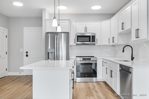 Homes for sale in New Haven, CT | 300 Harbour Close #R, New Haven, CT 06519 | MLS# 24129527