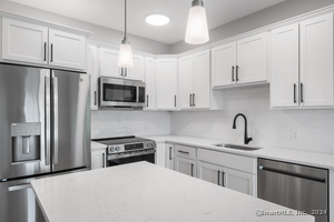 Homes for sale in New Haven, CT | 300 Harbour Close #R, New Haven, CT 06519 | MLS# 24129527