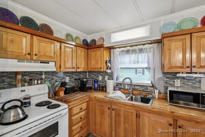 Homes for sale in Vernon, CT | 15 Stonewood Ter, Vernon, CT 06066 | MLS# 24123566