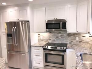 Homes for sale in Southbury, CT | 568 A Heritage Vlg, Southbury, CT 06488 | MLS# 24129707