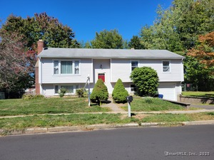 Homes for sale in West Haven, CT | 11 Meadowbrook Rd, West Haven, CT 06516 | MLS# 24123279