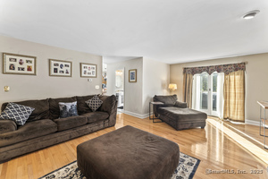 Homes for sale in Newtown, CT | 2 Sutherland Dr, Newtown, CT 06482 | MLS# 24129592