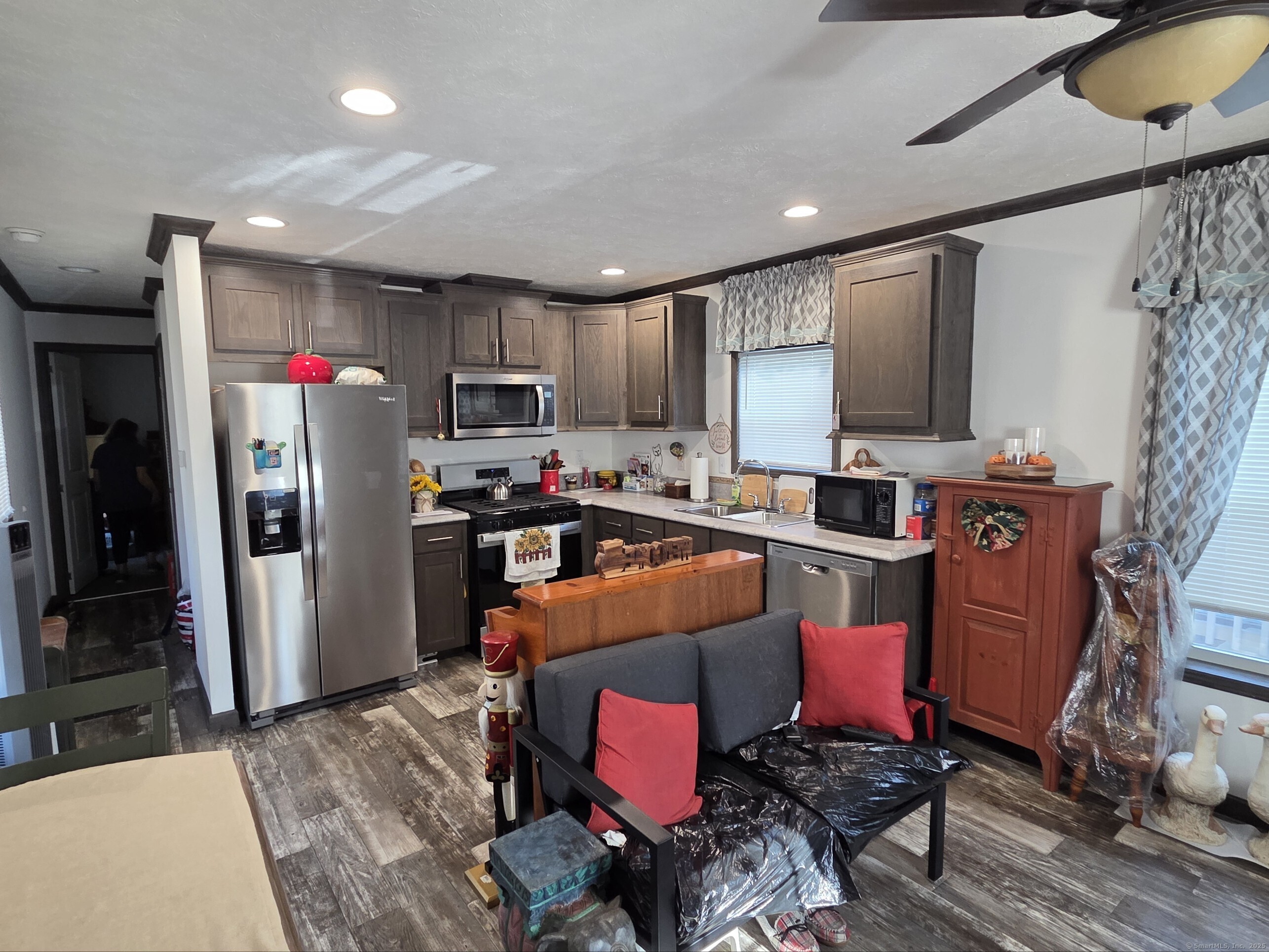 Homes for sale in Branford, CT | 11 School Ground Rd #TRLR 10, Branford, CT 06405 | MLS# 24129990