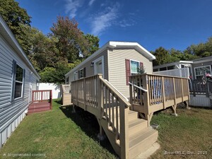 Homes for sale in Branford, CT | 11 School Ground Rd #TRLR 10, Branford, CT 06405 | MLS# 24129990