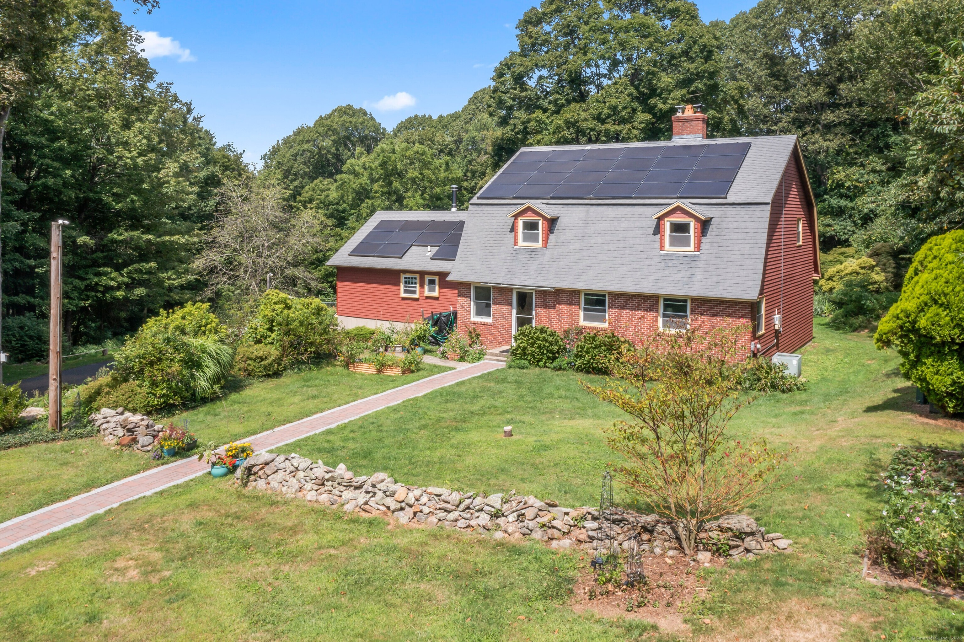 Homes for sale in Oxford, CT | 405 Chestnut Tree Hill Rd, Oxford, CT 06478 | MLS# 24097817