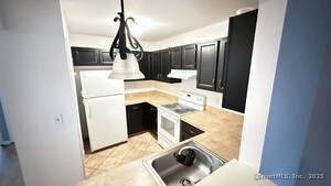 Homes for sale in Danbury, CT | 8 Rose Ln #APT 18-13, Danbury, CT 06811 | MLS# 24129549