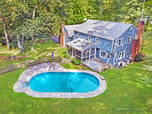 2 Winding Brook Road