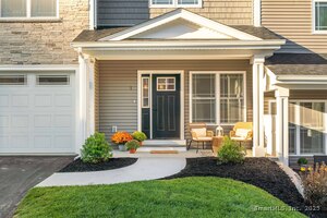 Homes for sale in Killingly, CT | 14 Valley View Dr, Killingly, CT 06241 | MLS# 24130346