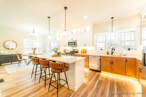 Homes for sale in Killingly, CT | 14 Valley View Dr, Killingly, CT 06241 | MLS# 24130346