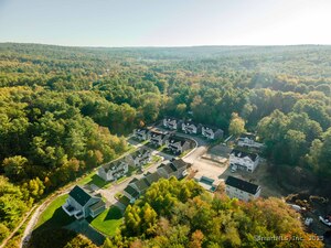 Homes for sale in Killingly, CT | 14 Valley View Dr, Killingly, CT 06241 | MLS# 24130346