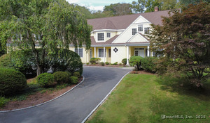 4 Lyons Plain Road