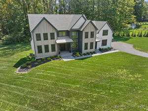 Homes for sale in Newtown, CT | 8 Holly Ln, Newtown, CT 06482 | MLS# 24130539