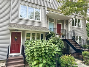 Homes for sale in Stamford, CT | 2700 Bedford St #J, Stamford, CT 06905 | MLS# 24130436