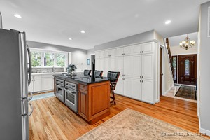 Homes for sale in Brookfield, CT | 26 Cove Rd, Brookfield, CT 06804 | MLS# 24129397