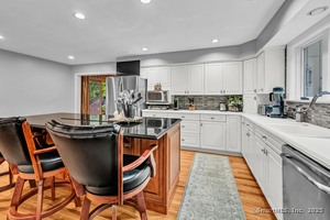 Homes for sale in Brookfield, CT | 26 Cove Rd, Brookfield, CT 06804 | MLS# 24129397