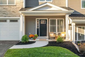 Homes for sale in Killingly, CT | 16 Valley View Dr, Killingly, CT 06241 | MLS# 24130625