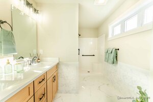 Homes for sale in Killingly, CT | 16 Valley View Dr, Killingly, CT 06241 | MLS# 24130625