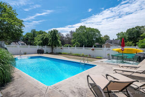 Homes for sale in Old Lyme, CT | 120 Boston Post Rd, Old Lyme, CT 06371 | MLS# 24130685