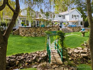4 Burr Farms Road