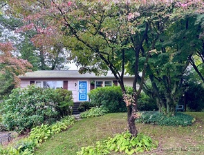 Homes for sale in Brookfield, CT | 26 Clearview Dr, Brookfield, CT 06804 | MLS# 24130494