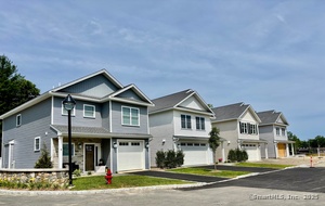 Homes for sale in Bethel, CT | 8 Fieldstone Ct #8, Bethel, CT 06801 | MLS# 24130962