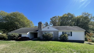 Homes for sale in Clinton, CT | 82 N High St, Clinton, CT 06413 | MLS# 24129228