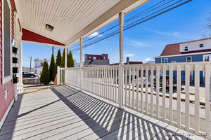 Homes for sale in New London, CT | 9 Brewer St #APT 1, New London, CT 06320 | MLS# 24131212