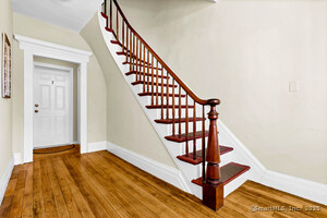 Homes for sale in New London, CT | 9 Brewer St #APT 1, New London, CT 06320 | MLS# 24131212