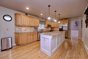 Homes for sale in Woodbury, CT | 174 Weekeepeemee Rd, Woodbury, CT 06798 | MLS# 24130704