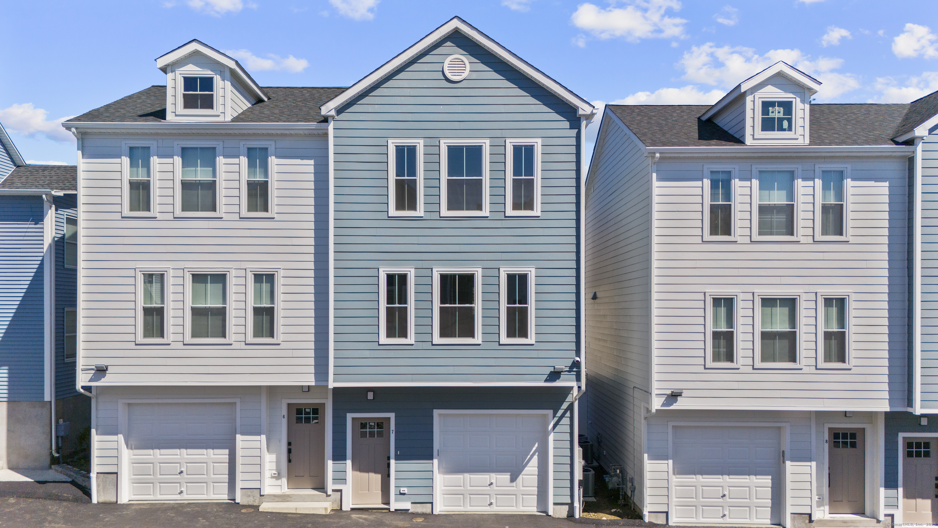 14 Taylor Street, Stamford, Connecticut photo 1