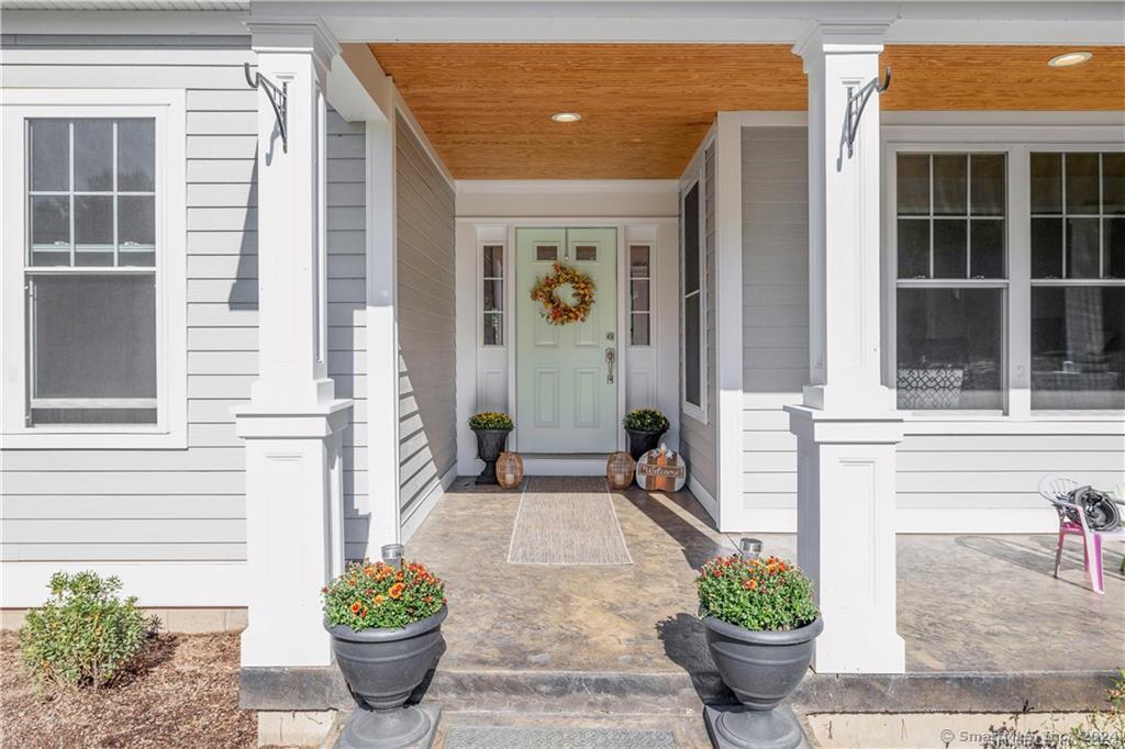 Homes for sale in Simsbury, CT | 40 Holcomb St, Simsbury, CT 06070 | MLS# 24131368